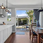Relaxing Retreat On Earle St, Cremorne Near Attractions