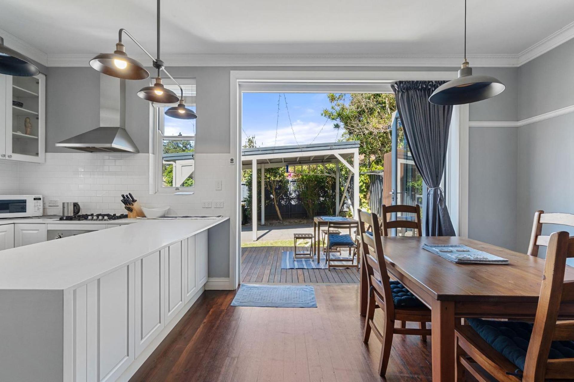 Relaxing Retreat On Earle St, Cremorne Near Attractions Holiday home Sydney